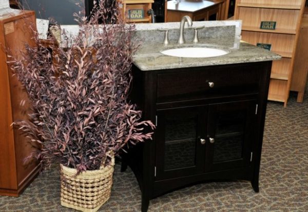 brown-maple_espresso_shaker_sink-cabinet_7104-640x440