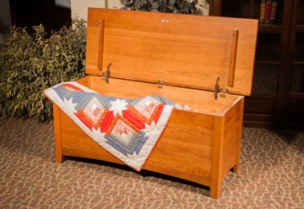 cherry_shaker_blanket-chest_open