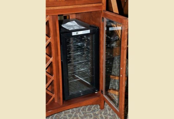 cherry_wine-cabinet_7240V-640x440