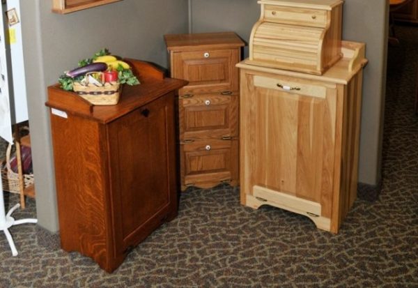 oak_hickory_vegi-bin_trash-can_cabinet-640x440