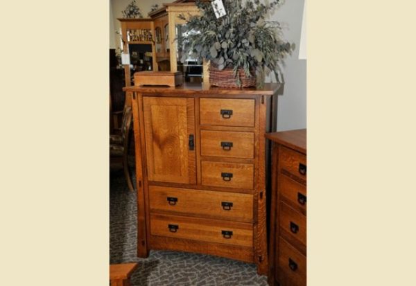 quarter-sawn-oak_arts-and-crafts_door-chest