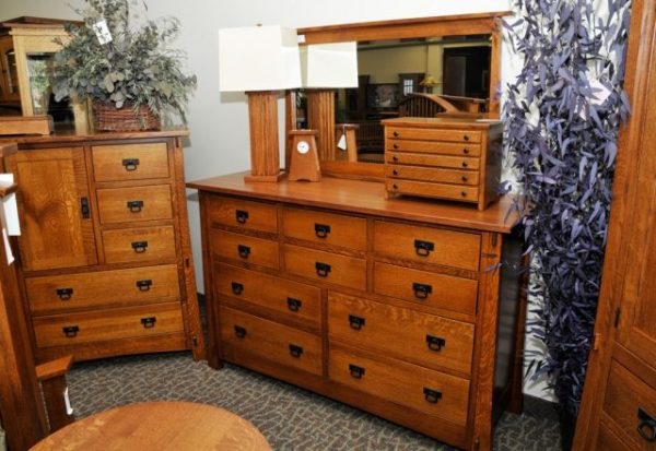 quarter-sawn-oak_arts-and-crafts_high-dresser_and_mirror