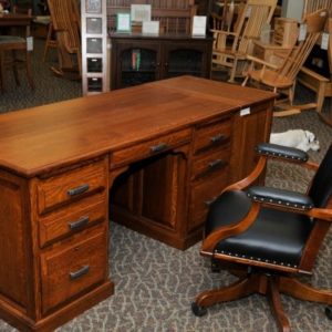 quarter-sawn-oak_executive-desk_leather-desk-chair