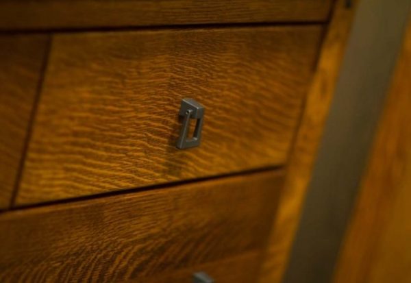 quarter-sawn-oak_mission-drawer