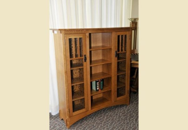 quarter-sawn-oak_mission_bookcase