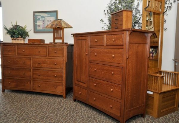 quarter-sawn-oak_mission_dresser_chest