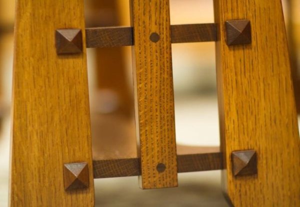 quarter-sawn-oak_walnut-inlay_detail